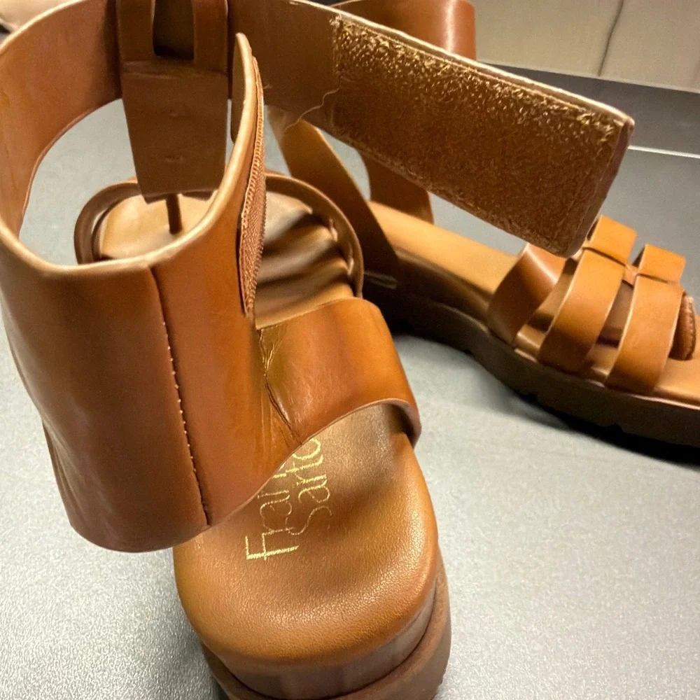 Franco Sarto Dasana Cognac Brown Gladiator Thong Ankle Strap Sandals 9.5M